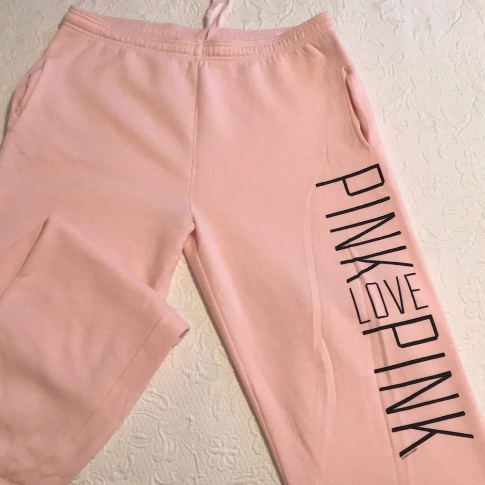 Victoria’s Secret Pink Logo Sweatpants in size LG.